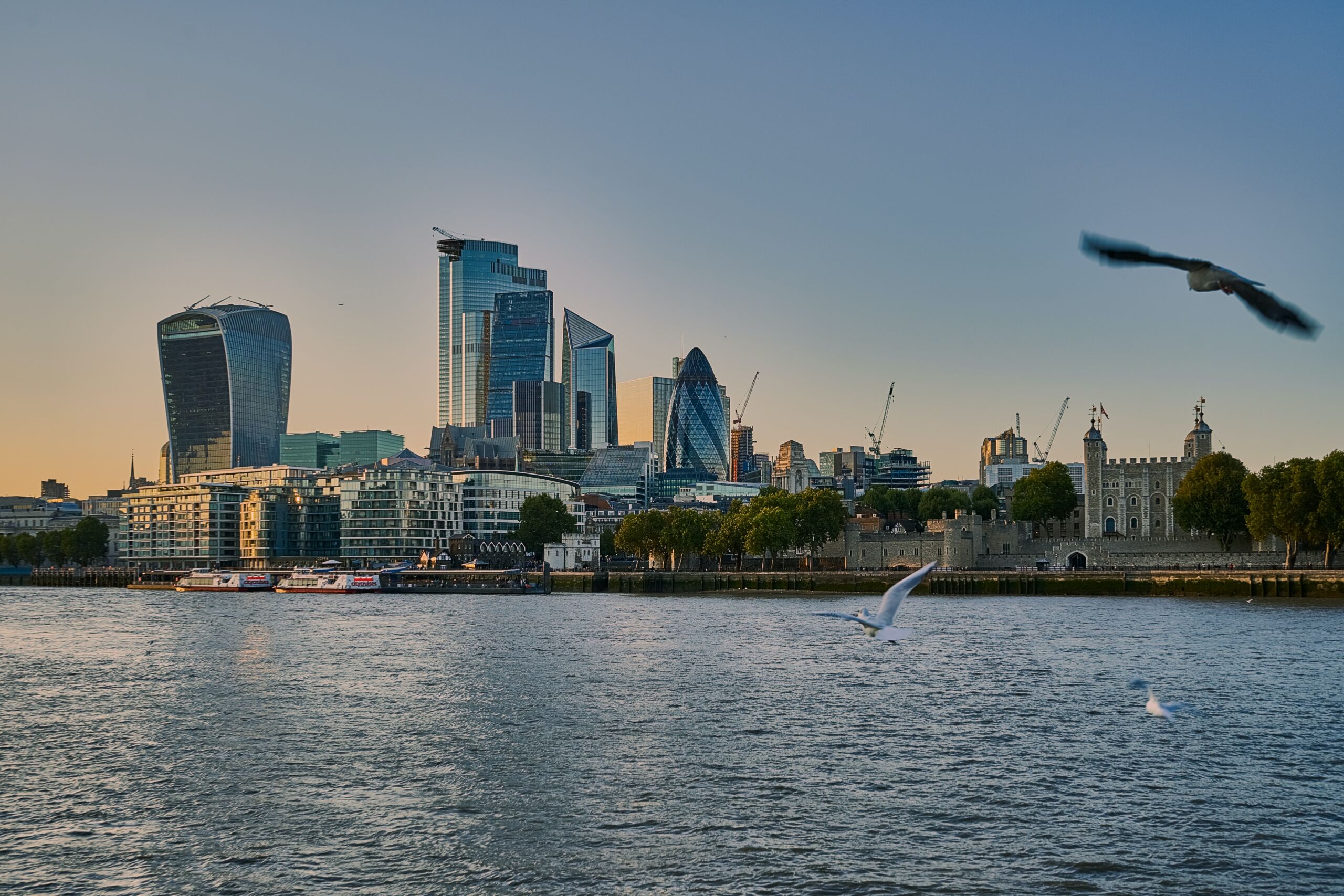 London Business District bastian pudill ztDC Mdoow8 unsplash scaled